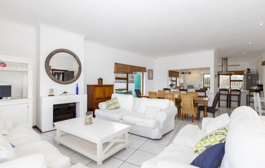 8 Bedroom Property for Sale in West Beach Eastern Cape